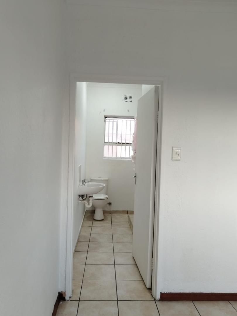 To Let 1 Bedroom Property for Rent in Strand South Western Cape